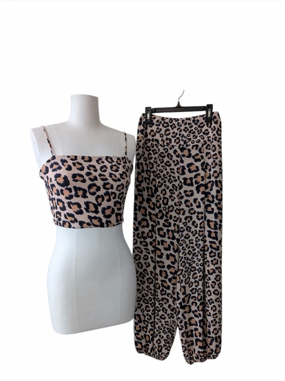 Victoria’s Secret animal print Set Balloon-Harem pants and crop top NWOT